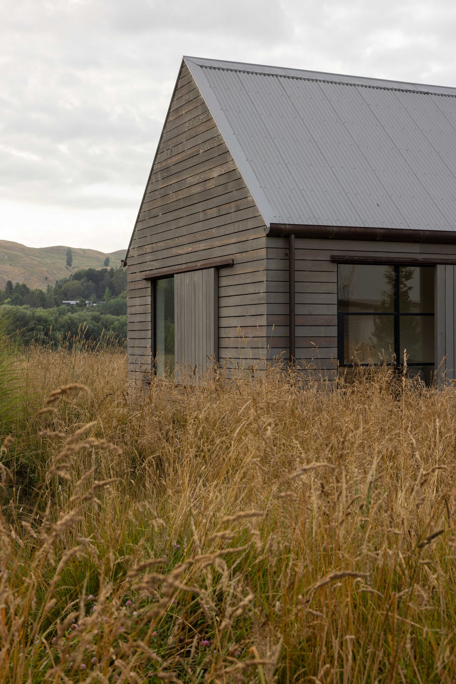 The curve a steel door can hold — and aluminium can’t