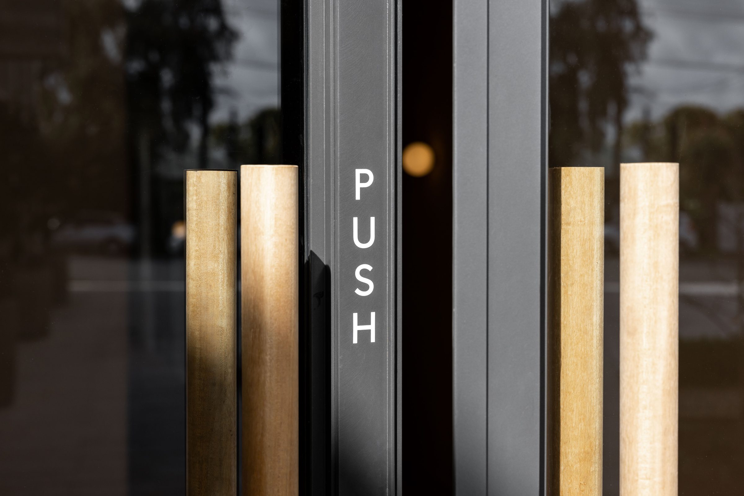 Push detail at the pivot